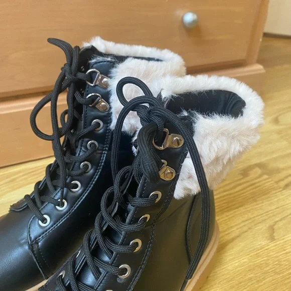 Boots with the fur! Platform “combat “ boots size 8 EUC - Picture 8 of 16